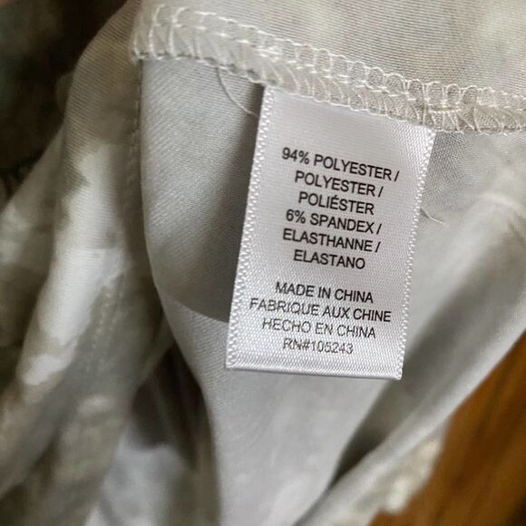 MOD Lusive Long Cuff Sleeve Tie Dye Peplum V-Neck Top Medium Blouse Green Gray - Picture 8 of 11